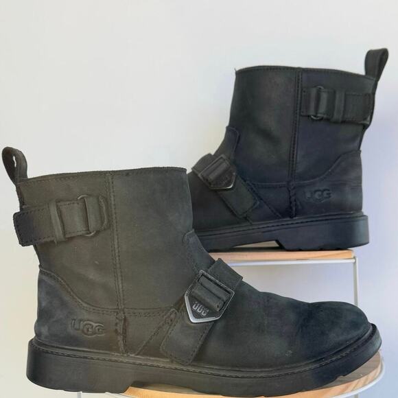 UGG Women's Ashton Short Boot Size 3 Black - Picture 1 of 9